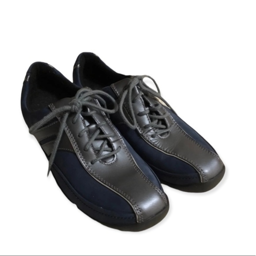 Clarks Blue Shoes with Sleek Design and Low-Top Style Women’s‎ 7.5 Leather